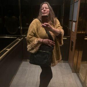 Meet your Posher, Elaine